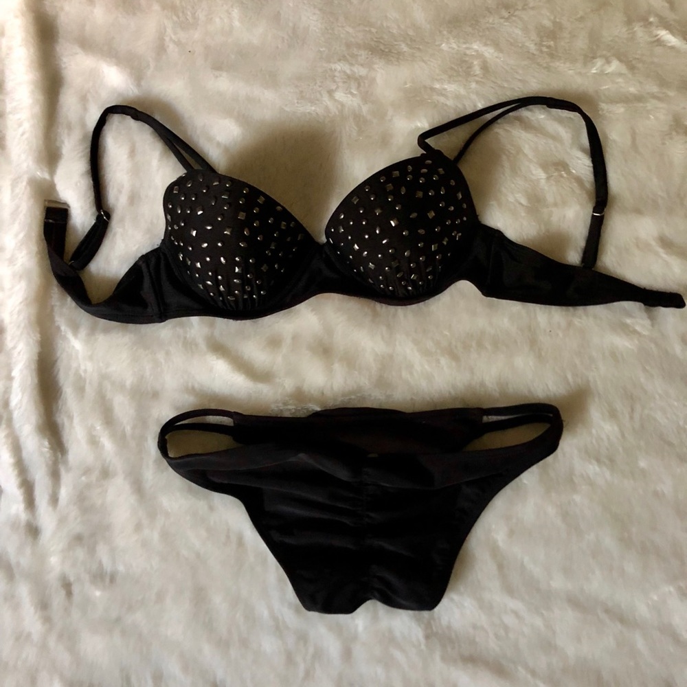 SOLD @lauraangri Studded bikini